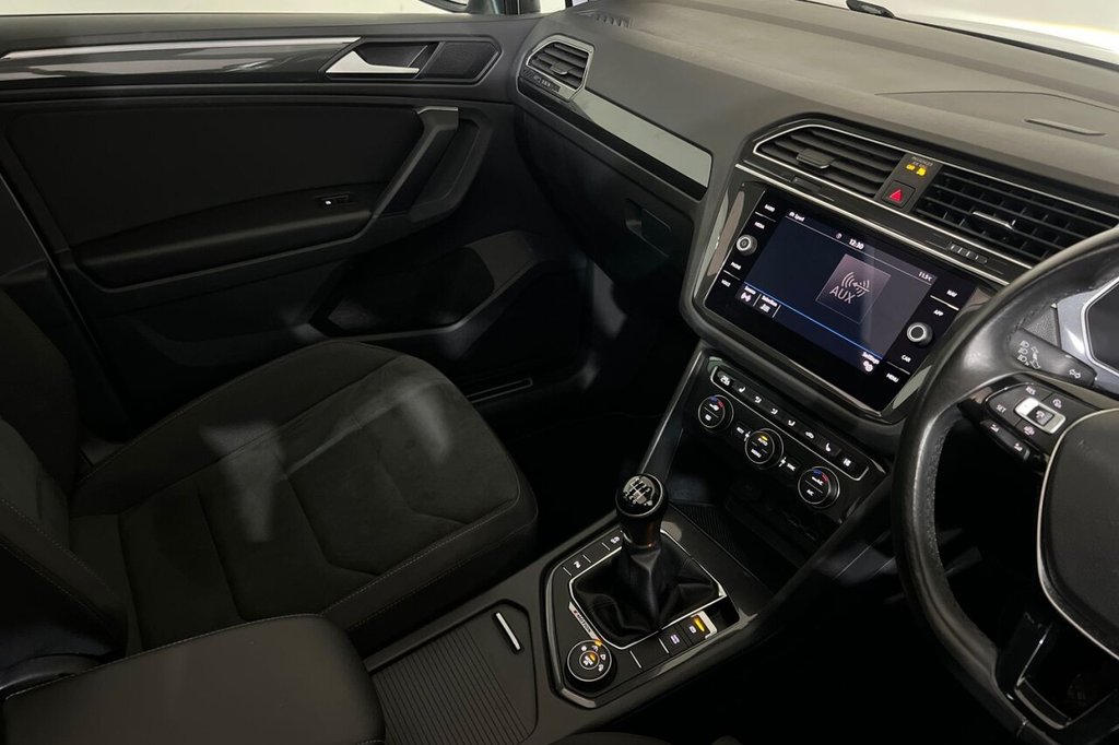 Used Volkswagen Tiguan 2018 for sale - 75896943: Photo 32