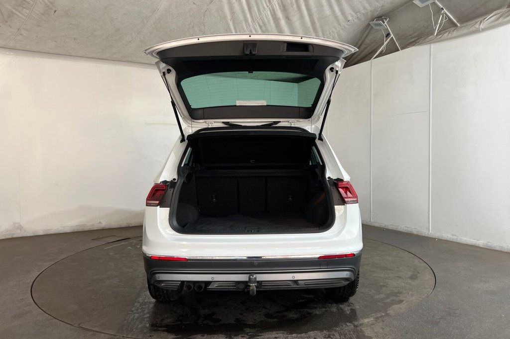 Used Volkswagen Tiguan 2018 for sale - 75896943: Photo 42