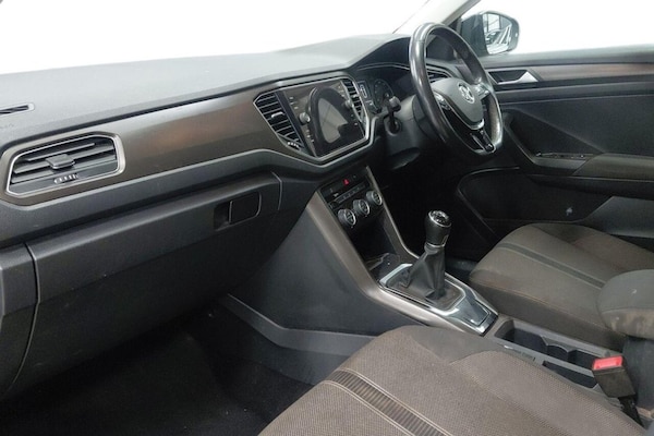 Used Volkswagen T-Roc 2018 for sale - 76074097: Photo 11