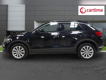Used Volkswagen T-Roc 2018 for sale - 76074097: Photo