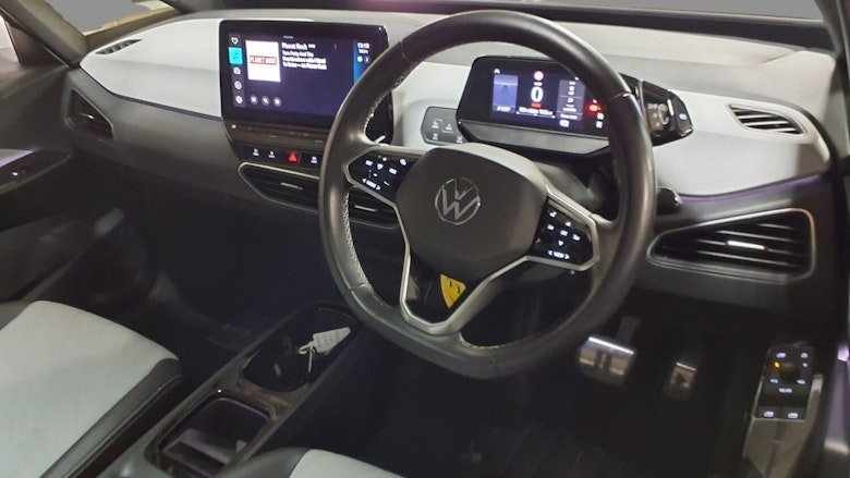 Used Volkswagen ID.3 2023 for sale - 77967338: Photo 2