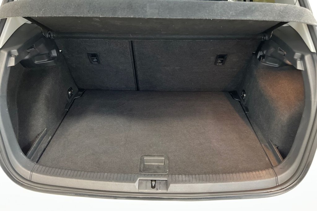 Used Volkswagen Golf 2019 for sale - 76923752: Photo 36