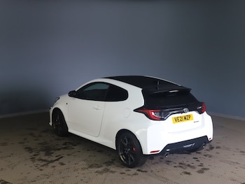 Used Toyota Yaris 2021 for sale - 77941768: Photo