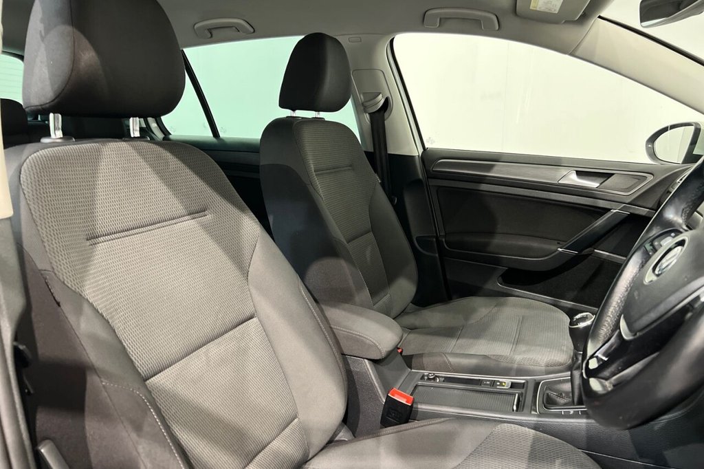 Used Volkswagen Golf 2019 for sale - 77692468: Photo 24