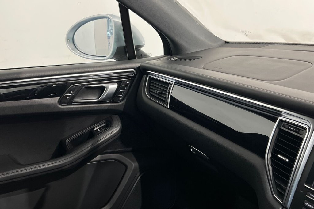 Used Porsche Macan 2015 for sale - 77293143: Photo 37