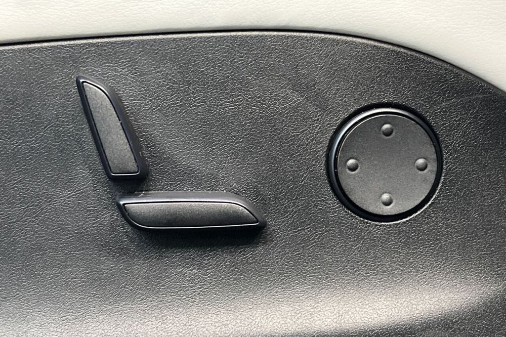 Used Tesla Model X 2019 for sale - 77835101: Photo 24