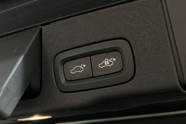 Used Volvo XC60 2022 for sale - 76256164: Photo 44
