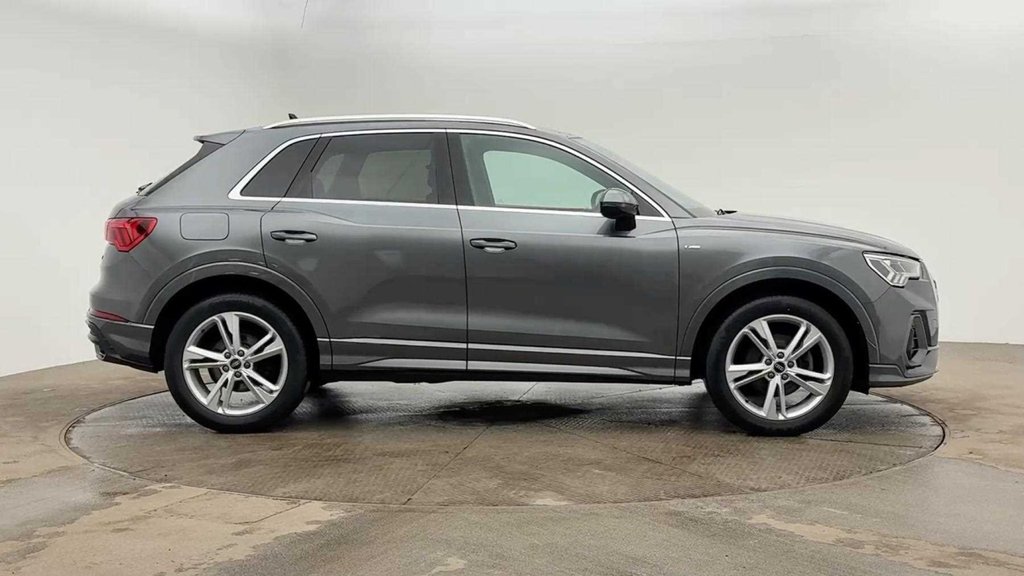 Used Audi Q3 2021 for sale - 77836103: Photo 3