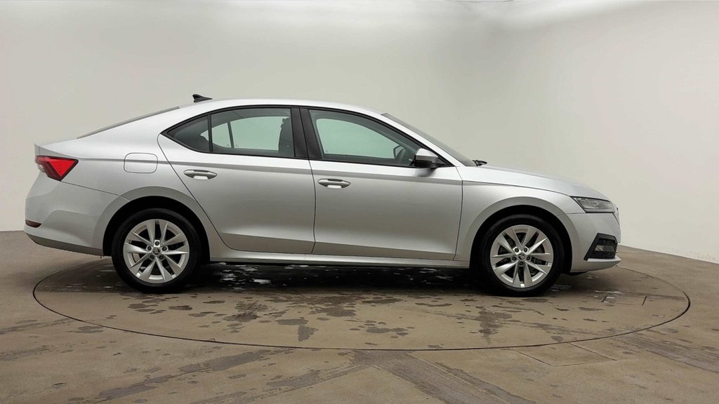 Used Skoda Octavia 2024 for sale - 76400408: Photo 2