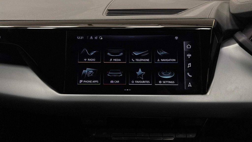 Used Audi e-tron GT 2022 for sale - 77642469: Photo 9