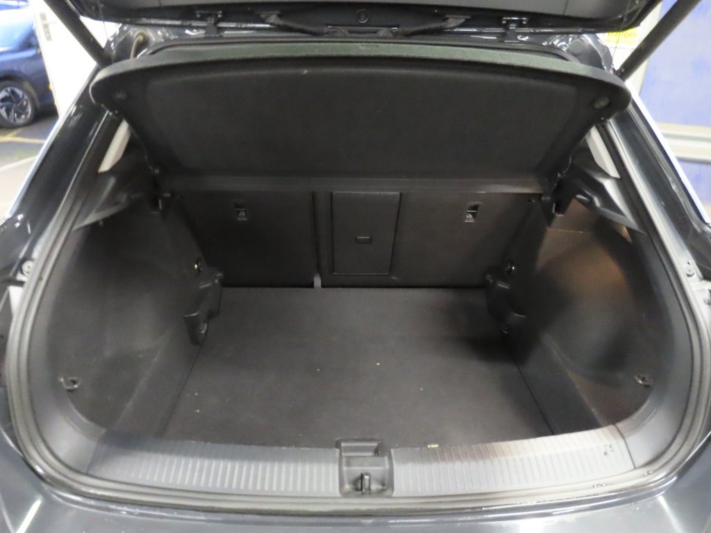 Used Volkswagen T-Roc 2021 for sale - 76841660: Photo 14