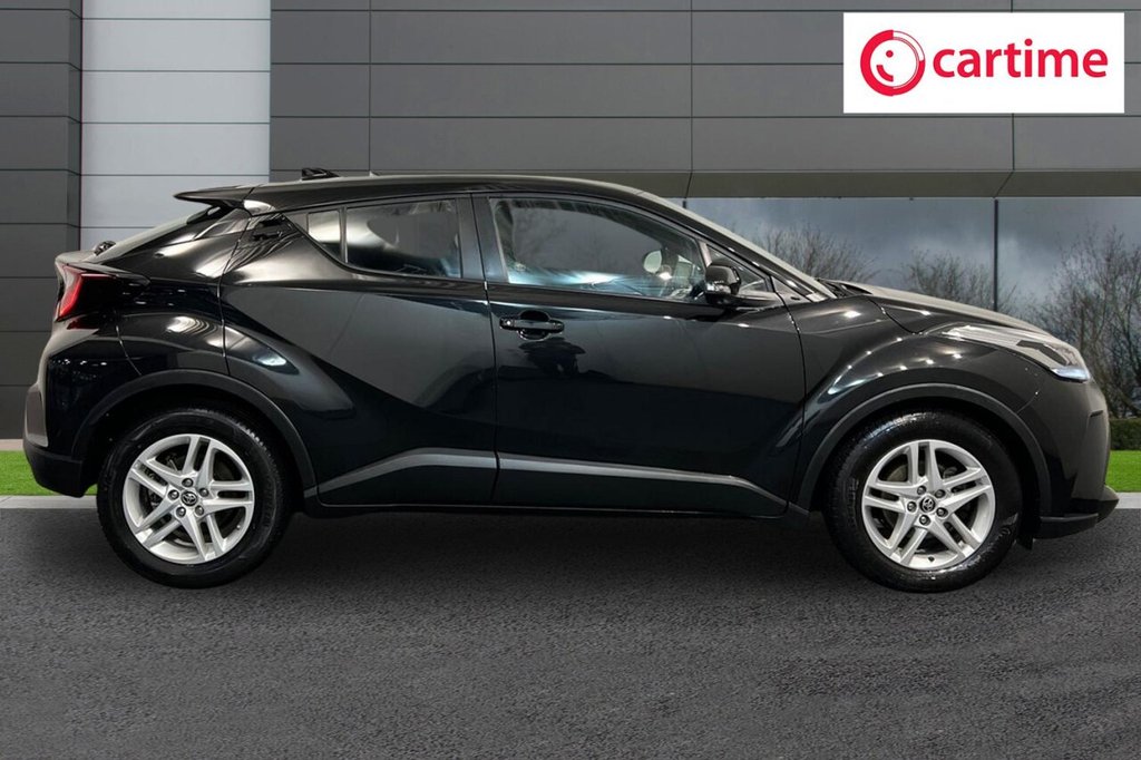 Used Toyota C-HR 2023 for sale - 76901137: Photo 2