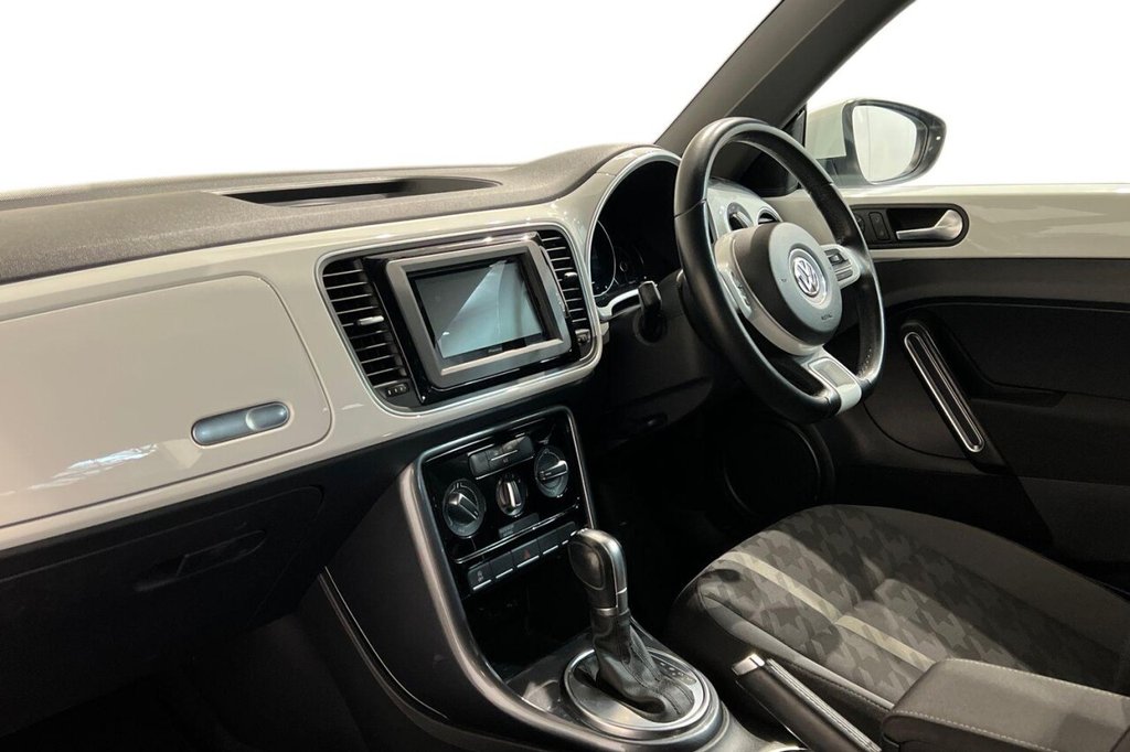 Used Volkswagen Beetle 2017 for sale - 77697863: Photo 11