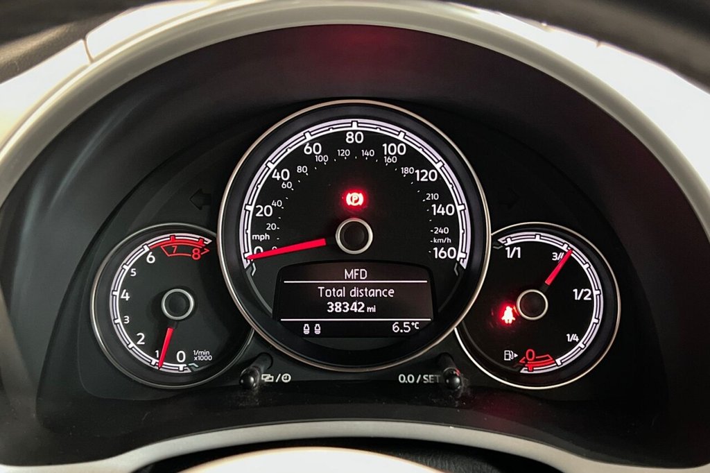 Used Volkswagen Beetle 2017 for sale - 77697863: Photo 14