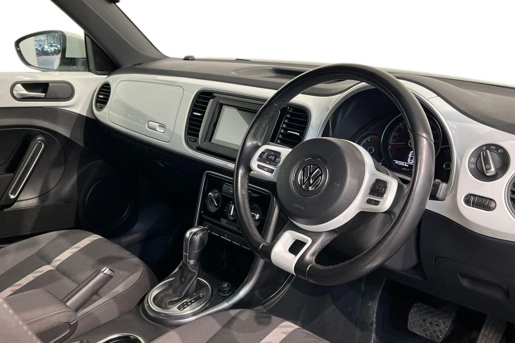 Used Volkswagen Beetle 2017 for sale - 77697863: Photo 9