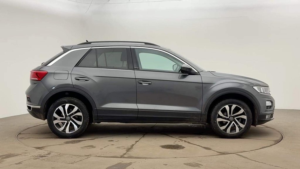 Used Volkswagen T-Roc 2021 for sale - 77356192: Photo 2