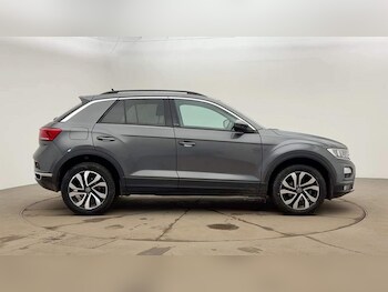 Used Volkswagen T-Roc 2021 for sale - 77356192: Photo
