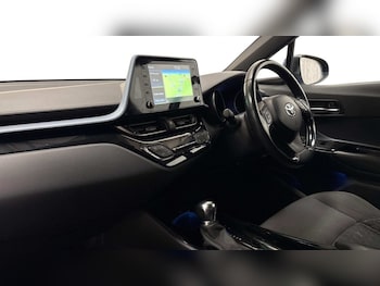 Used Toyota C-HR 2021 for sale - 78068450: Photo