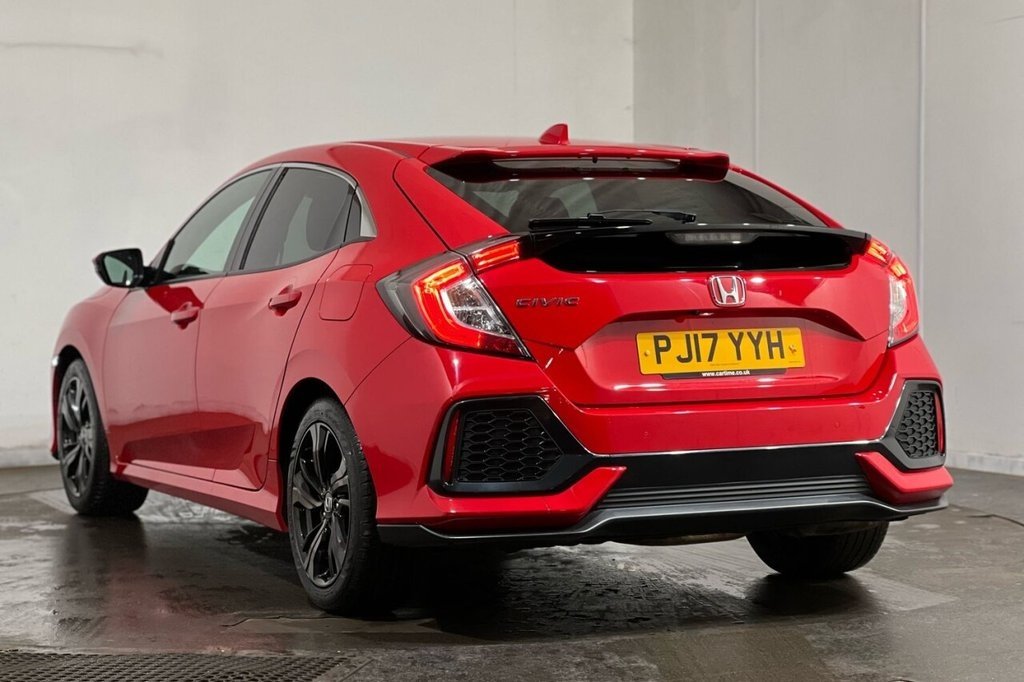 Used Honda Civic 2017 for sale - 76642144: Photo 17