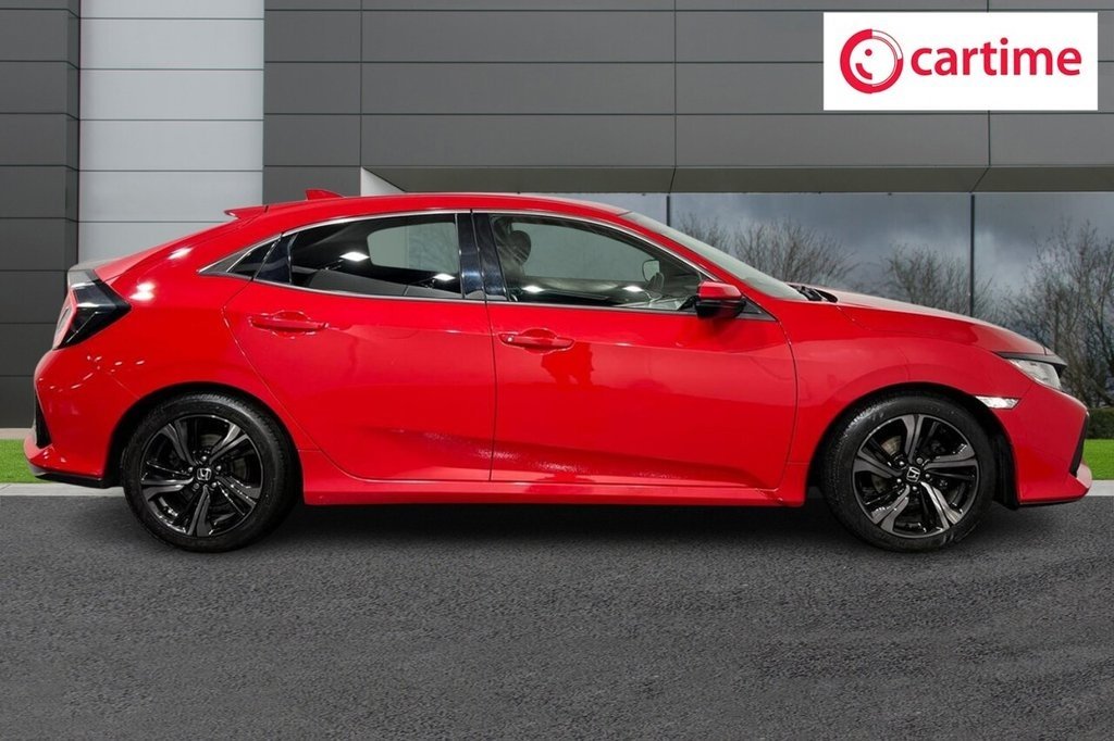 Used Honda Civic 2017 for sale - 76642144: Photo 2