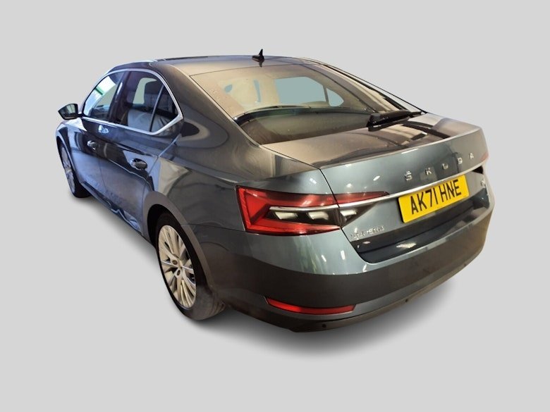 Used Skoda Superb 2021 for sale - 76740295: Photo 2