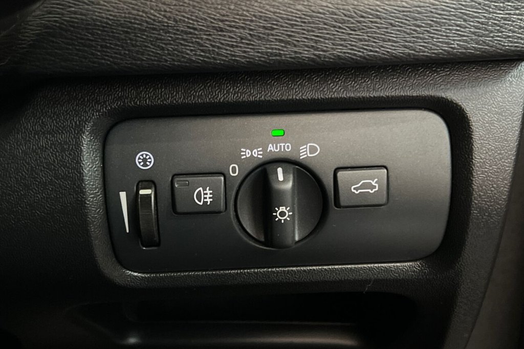 Used Volvo V40 2019 for sale - 77145606: Photo 21