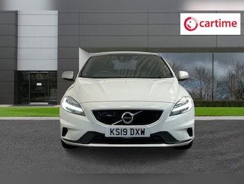 Used Volvo V40 2019 for sale - 77145606: Photo