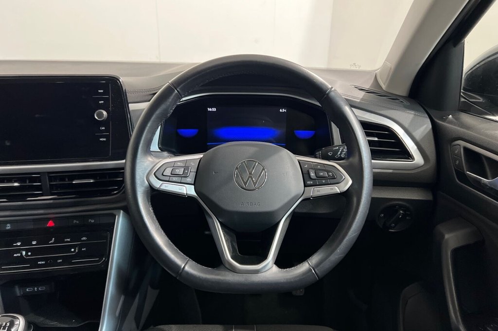 Used Volkswagen T-Roc 2023 for sale - 77110994: Photo 15