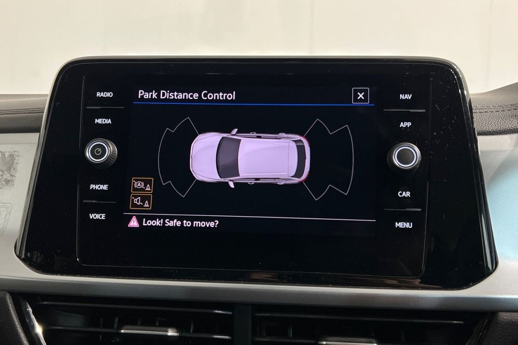 Used Volkswagen T-Roc 2023 for sale - 77110994: Photo 16