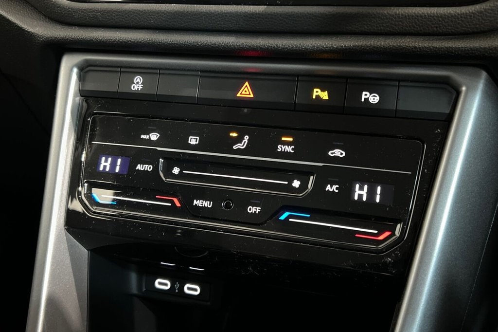 Used Volkswagen T-Roc 2023 for sale - 77110994: Photo 20