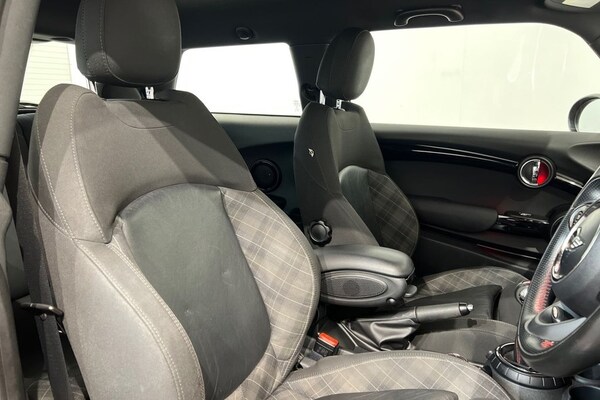 Used MINI Hatch 2015 for sale - 76185000: Photo 25