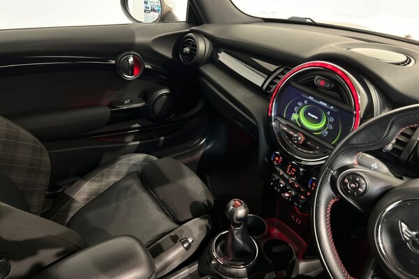 Used MINI Hatch 2015 for sale - 76185000: Photo 30