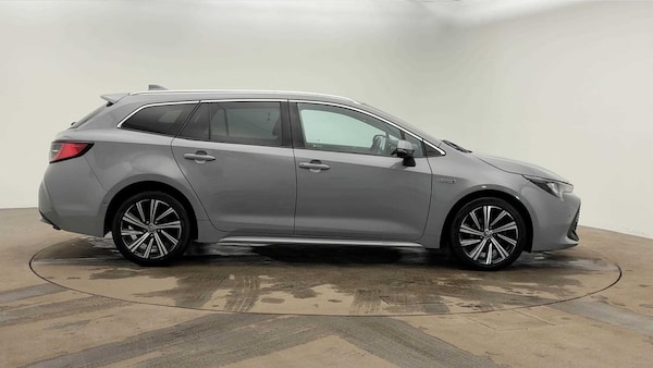 Used Toyota Corolla 2021 for sale - 76210330: Photo 2
