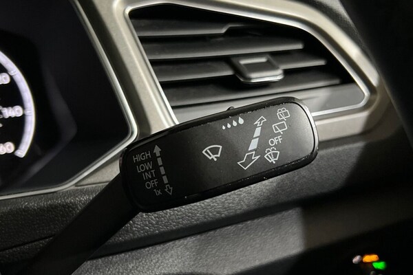Used Volkswagen T-Roc 2020 for sale - 75693427: Photo 27