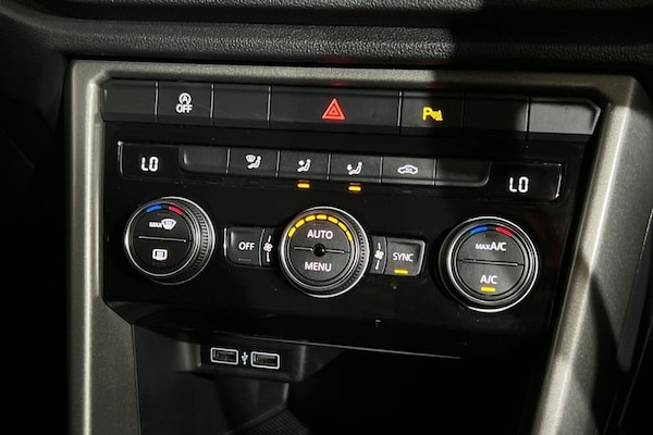 Used Volkswagen T-Roc 2020 for sale - 75693427: Photo 32