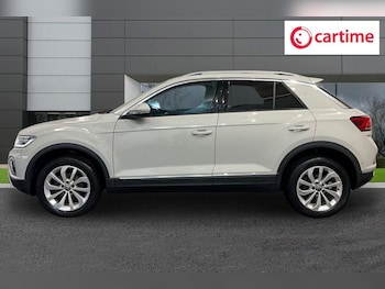 Used Volkswagen T-Roc 2023 for sale - 76380103: Photo