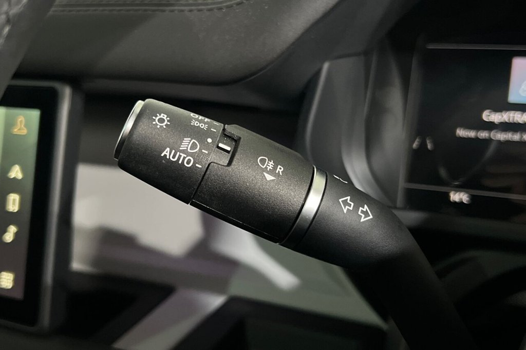 Used Land Rover Defender 2024 for sale - 77049060: Photo 30