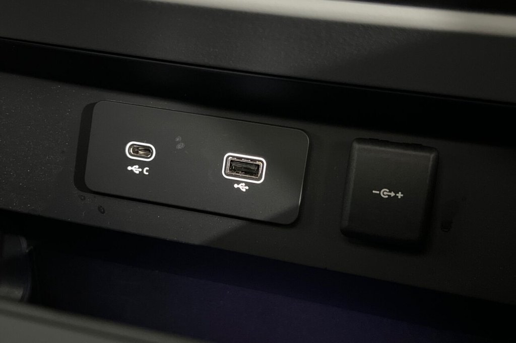 Used Land Rover Defender 2024 for sale - 77049060: Photo 39