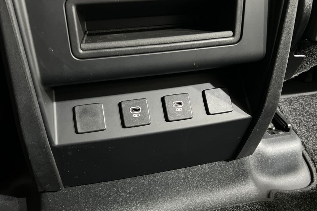 Used Land Rover Defender 2024 for sale - 77049060: Photo 43