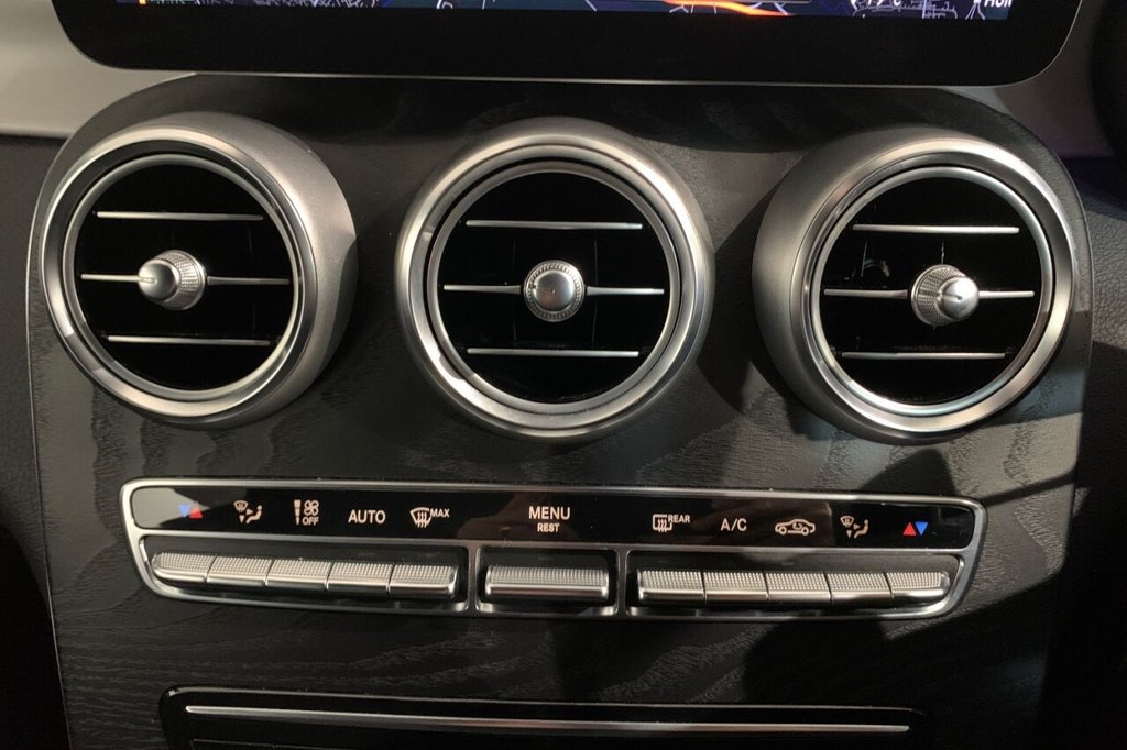 Used Mercedes-Benz GLC 2022 for sale - 76950757: Photo 33