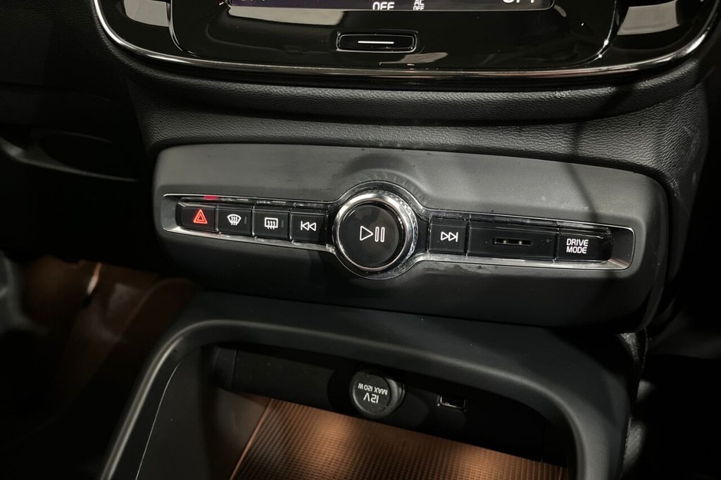 Used Volvo XC40 2021 for sale - 76386105: Photo 32