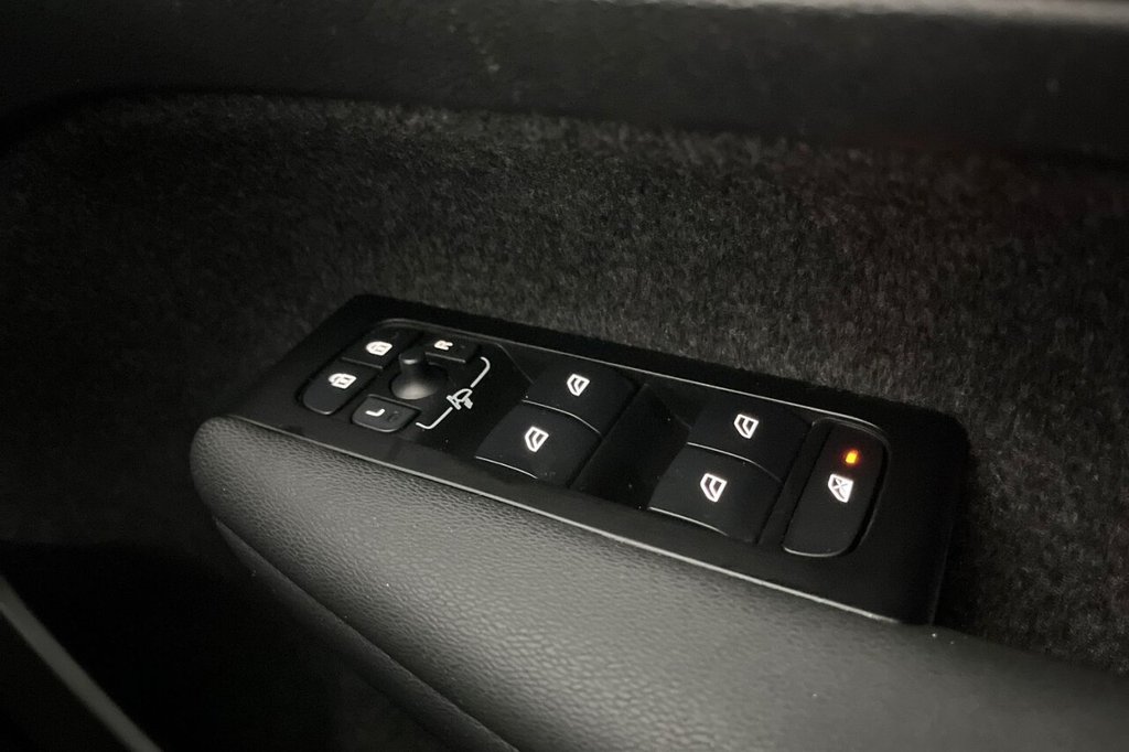 Used Volvo XC40 2021 for sale - 76386105: Photo 34