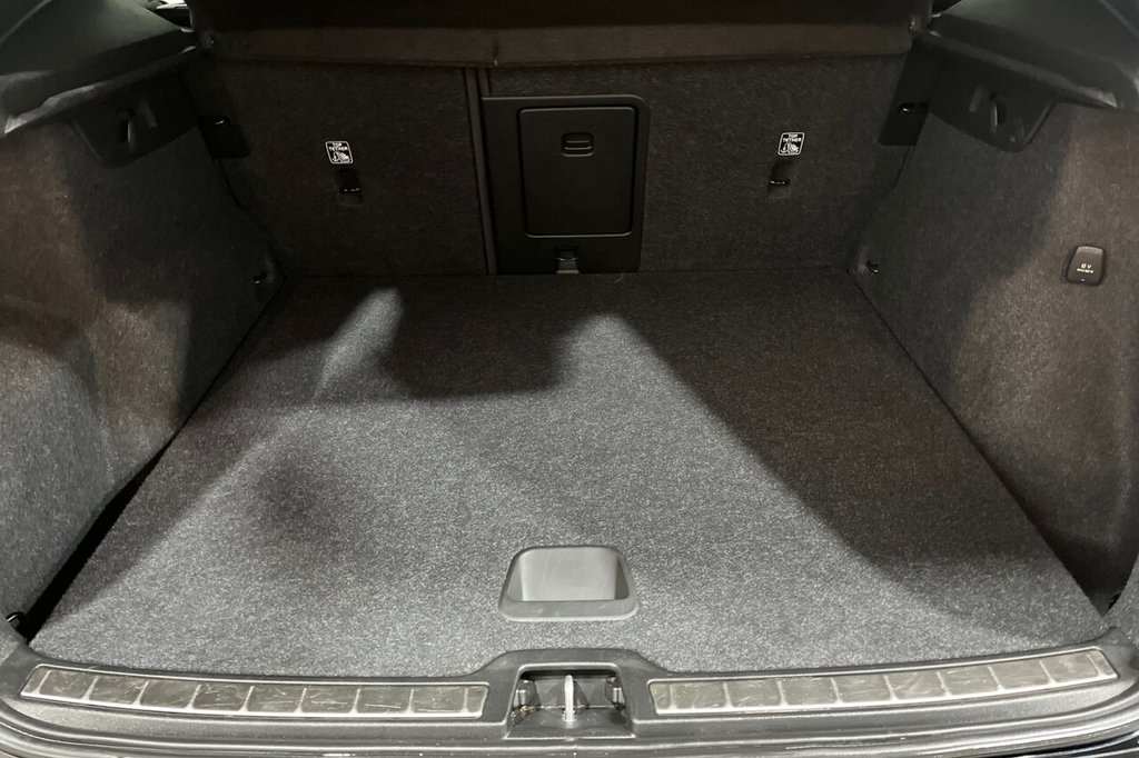 Used Volvo XC40 2021 for sale - 76386105: Photo 36