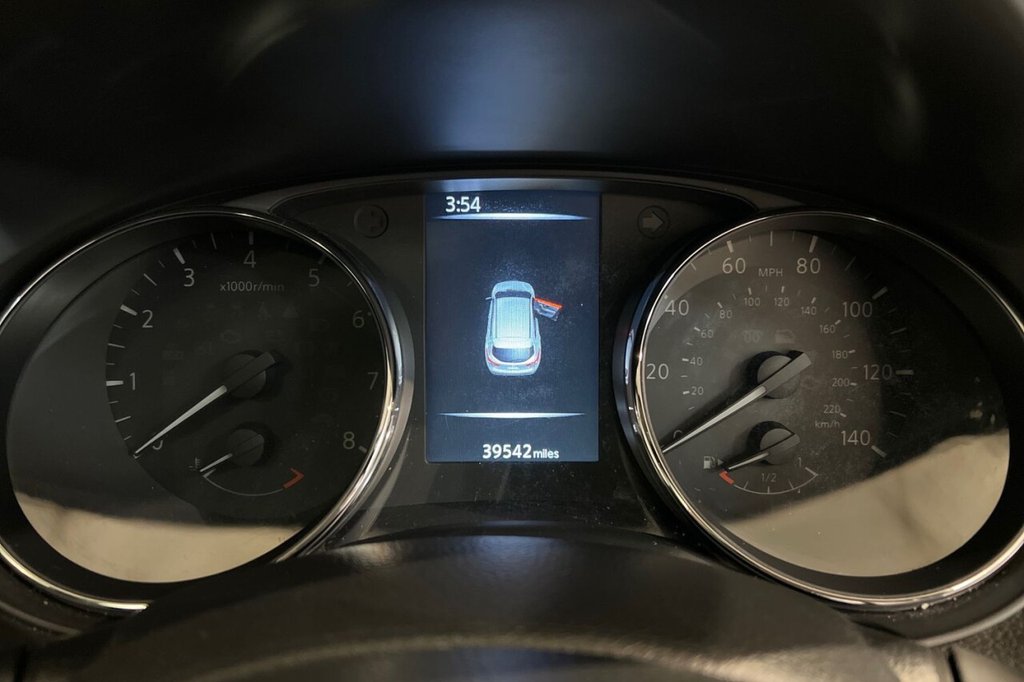 Used Nissan Qashqai 2017 for sale - 76724129: Photo 15