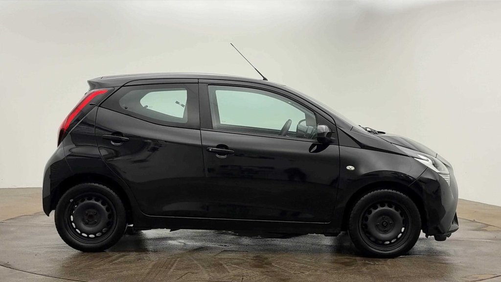 Used Toyota AYGO 2021 for sale - 77188451: Photo 2
