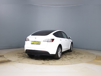Used Tesla Model Y 2024 for sale - 77936976: Photo