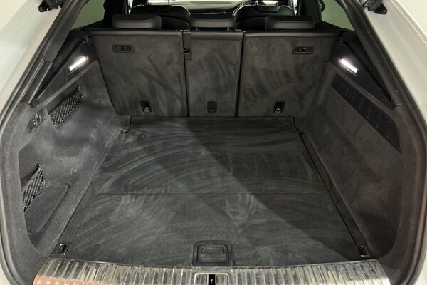 Used Audi Q8 2022 for sale - 76039031: Photo 43