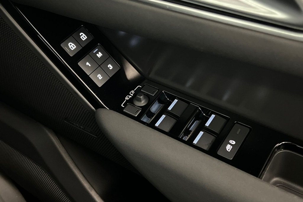 Used Land Rover Range Rover Velar 2024 for sale - 76429810: Photo 38
