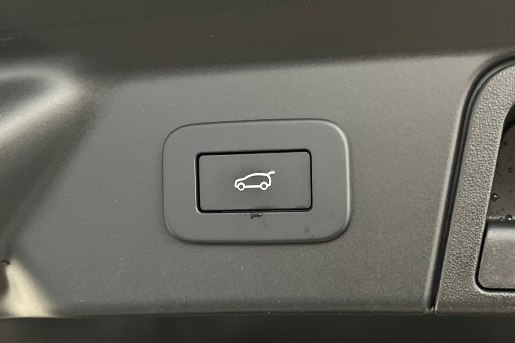 Used Land Rover Range Rover Velar 2024 for sale - 76429810: Photo 43