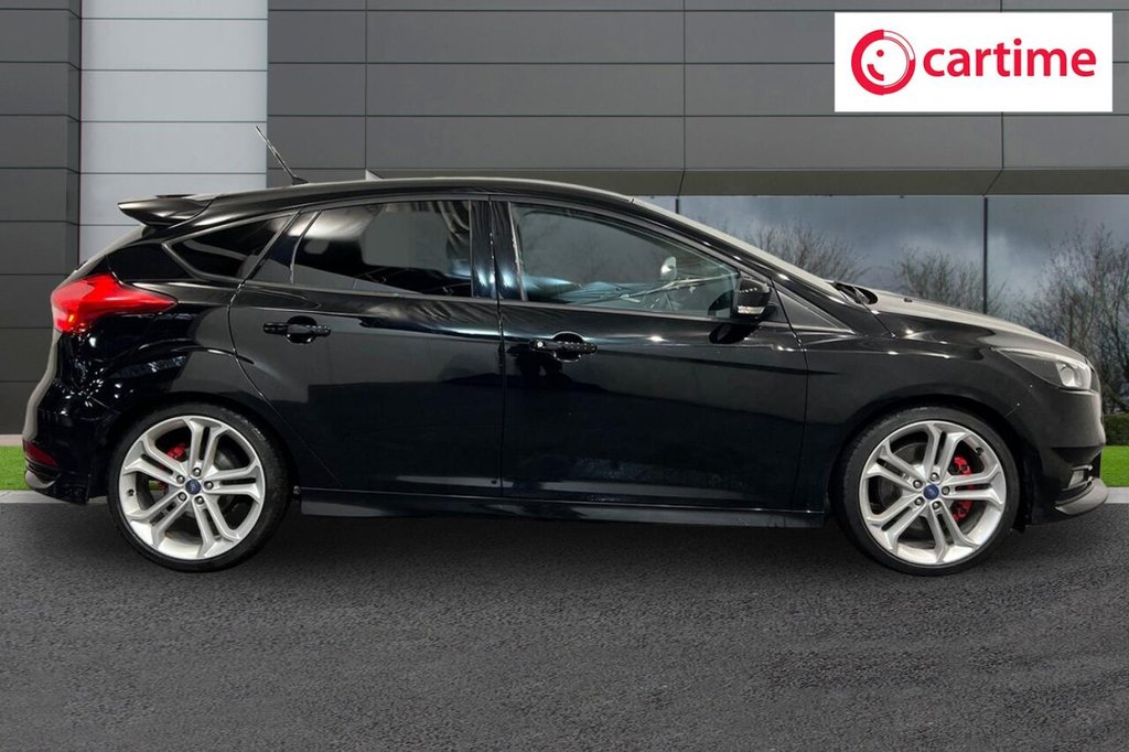 Used Ford Focus 2017 for sale - 77333045: Photo 2